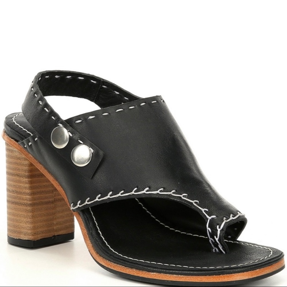 Great condition Free People Leather Marlowe Toe Loop Sandal 40